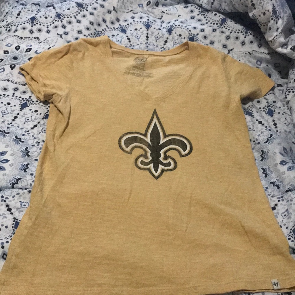 Women’s vneck New Orleans Saints tshirt